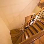 Airhome Apartments